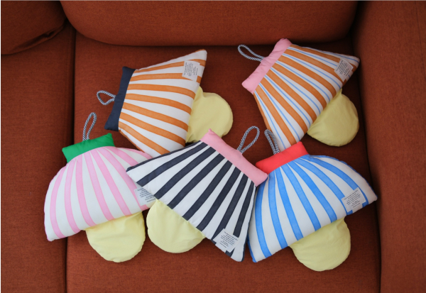 P사가 출시한 패브릭 조명 제품들