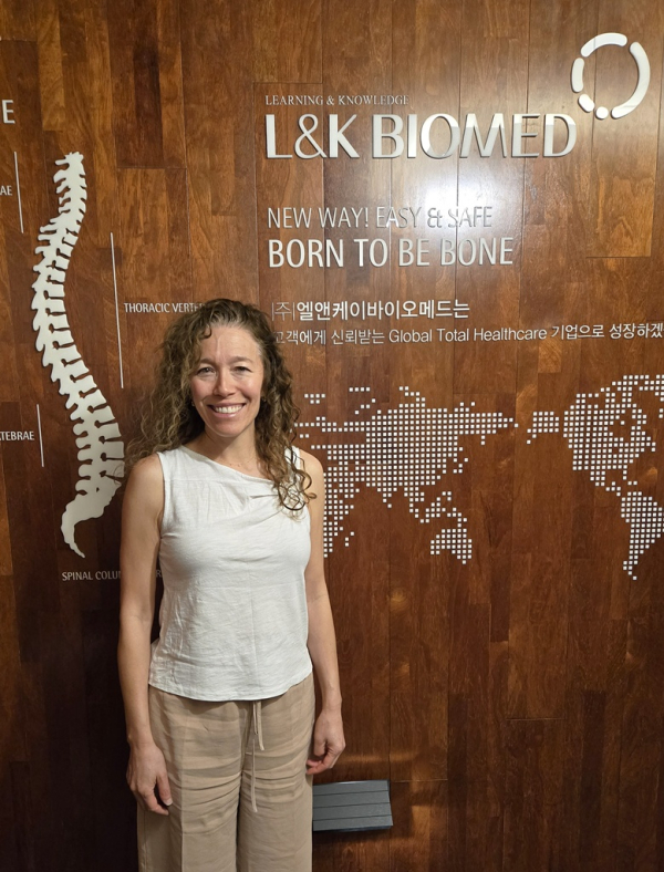 ▲맥마혼 박사, 엘앤케이바이오 본사 방문