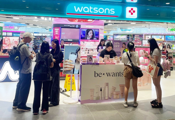 ▲싱가포르 왓슨스에서 진행된 HK이노엔 비원츠 행사 현장