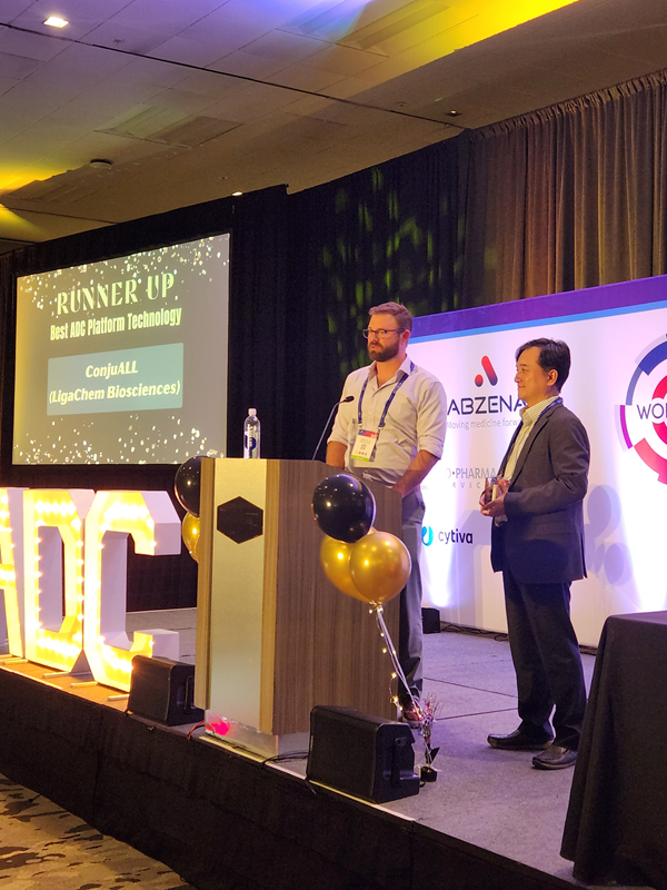 ▲12th ADC Awards 유망 ADC 임상물질 최고상 수상 장면