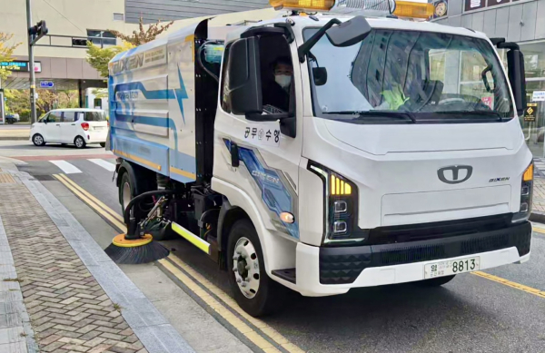 타타대우모빌리티의 준중형전기트럭 기쎈 전기노면청소차 지자체 실증테스트 [사진 = 타다대우모빌리티]