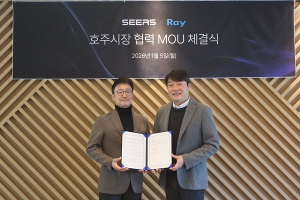 ▲ MOU 체결식의 씨어스테크놀로지 이영신 대표(좌)와 레이 이상철 대표
