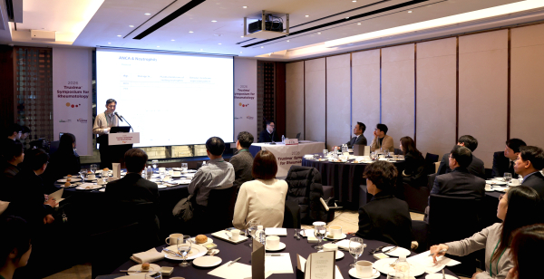 ▲트룩시마 심포지엄에 참가한 전문의들이 강연을 듣고 있다