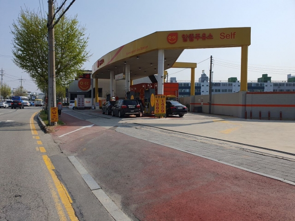 청주에 위치한 부자주유소 전경. [사진=한국석유공사]<br>